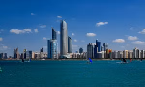 Thủ đô của UAE vẫn bơm mạnh tiền cho du lịch bất chấp cuộc chiến với Iran