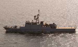 Không tới được Venezuela, tàu Hải quân Iran vượt biển Baltic sang Nga