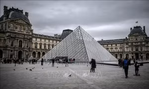 Pháp: Bắt thêm nhiều đối tượng liên quan vụ trộm tại bảo tàng Louvre