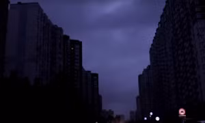 Video thủ đô Kiev của Ukraine chìm trong bóng tối sau vụ không kích của Liên bang Nga