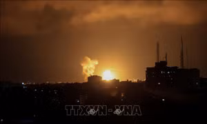 Bộ trưởng Quốc phòng Israel ra lệnh cho quân đội tiếp tục không kích Gaza