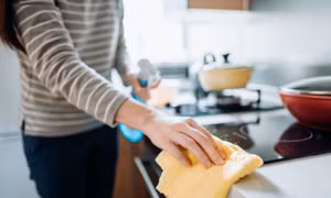 Phán quyết chưa có tiền lệ: Chồng phải trả tiền làm việc nhà cho vợ khi ly hôn