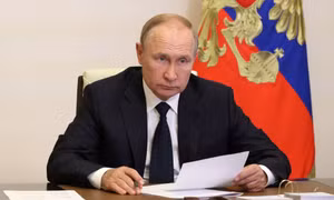 Tổng thống Putin ký sắc lệnh tăng quy mô lực lượng vũ trang Nga