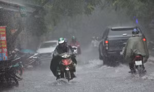 Nam Tây Nguyên, Nam Bộ, từ Hà Tĩnh đến Quảng Trị có nơi mưa rất to và dông
