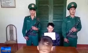 Sơn La bắt đối tượng vận chuyển 2 bánh heroin, 3,5kg thuốc phiện