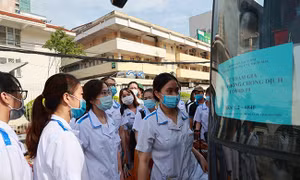 Khích lệ thầy trò khối y dược trong hệ thống giáo dục nghề nghiệp xung kích tham gia phòng chống dịch COVID-19
