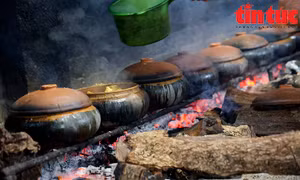 Làng Vũ Đại đỏ lửa kho cá ngày giáp Tết