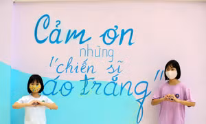 Con đường bích họa tuyên truyền đẩy lùi dịch COVID-19