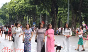Các khu vui chơi ở Thủ đô đông nghịt người dịp nghỉ lễ