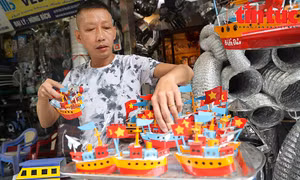 Tàu thủy sắt – đồ chơi Trung thu ‘hot’ của trẻ em Hà Nội một thời