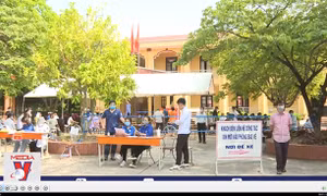 Bắc Giang tiêm phòng COVID-19 cho người dân, tạo thuận lợi trong việc tiêu thụ vải thiều