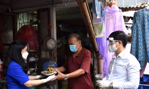 Trao 50.000 suất ăn đến người khó khăn trong dịch COVID-19