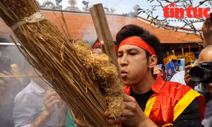 Hấp dẫn hội thi kéo lửa thổi cơm thi làng Thị Cấm