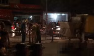 Tông phải xe trộn bê tông dừng giữa đường trong đêm, 2 thanh niên tử vong tại chỗ