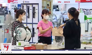 Quạt tích điện đắt khách do cắt điện luân phiên