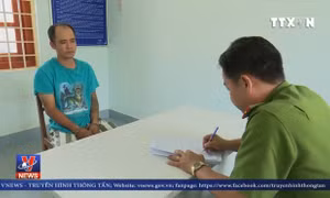 Khởi tố đối tượng dùng kích điện tự chế cướp tiệm vàng