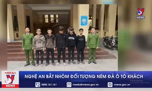 Nghệ An bắt nhóm đối tượng ném đá ô tô khách