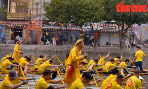Khí thế hừng hực trước lễ hội bơi làng Đăm sau 7 năm trở lại