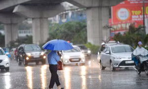 Thời tiết ngày 16/8: Bắc Bộ có mưa và dông, Trung Bộ nắng nóng kéo dài
