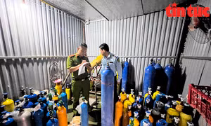 Triệt phá kho sang chiết khí N2O, thu giữ hơn 100 bình ‘khí cười’