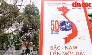 Hà Nội rực rỡ cờ hoa kỷ niệm Ngày Thống nhất đất nước