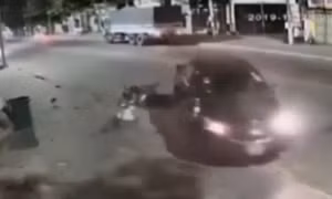 Người lái xe máy tử vong do phóng nhanh đâm vào xe bán tải