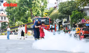 Nhiều trải nghiệm hấp dẫn tại ngày hội ‘Tổ quốc bình yên’ ở Hồ Gươm