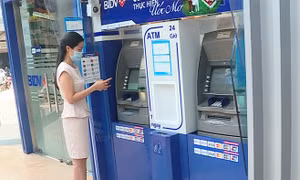 ATM vắng bóng khách hàng