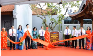 Gắn biển công trình tu bổ, tôn tạo di tích kiến trúc nghệ thuật Đình Quán Tình