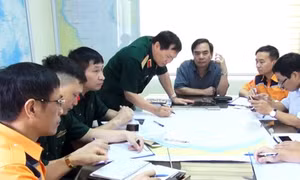 Tìm kiếm 9 ngư dân mất tích trên biển Nghệ An