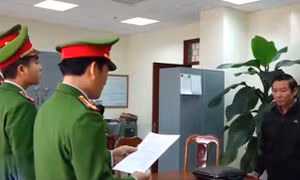 Khởi tố Trưởng phòng của BQL dự án Môi trường và biến đổi khí hậu thành phố Đồng Hới