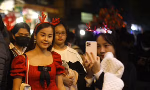 Hà Nội rộn rã không khí Giáng sinh