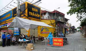 Hàng trăm hộ dân xã Tô Hiệu ngừng kinh doanh vì phải cách ly y tế