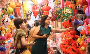 Đồ chơi Trung thu truyền thống chiếm lĩnh thị trường