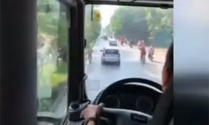 Lái xe không nhường đường cho xe cứu hỏa trong vụ cháy chợ Tó bị tước giấy phép