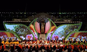 Mãn nhãn màn trình diễn nghệ thuật khai mạc Festival trái cây và sản phẩm OCOP 2022