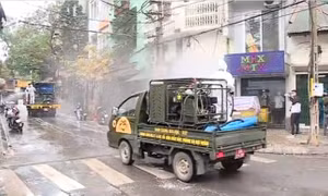 Hà Nôi khử trùng khu phố Trúc Bạch