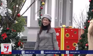 Lào Cai: Thu hút nhiều khách du lịch đến với xứ tuyết trắng trên vùng đất nhiệt đới