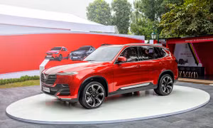 Xe hơi VinFast đắt hay rẻ?