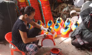 Làng nghề đồ chơi truyền thống tất bật mùa Trung thu