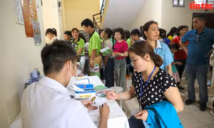 Khám sức khỏe miễn phí cho thanh niên công nhân Thủ đô có hoàn cảnh khó khăn