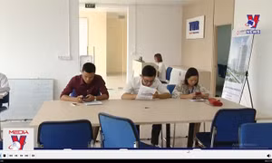 Giao dịch nhà đất qua sàn chỉ làm đội thêm giá