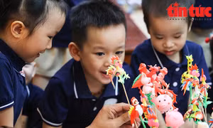 Cùng nghệ nhân làm đồ chơi Trung thu tại Hoàng thành Thăng Long