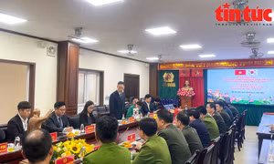 Đoàn đại sứ quán Hàn Quốc thăm và làm việc tại công an quận Bắc Từ Liêm