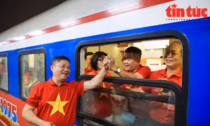 Đoàn tàu Thống Nhất: Hành trình đặc biệt mang tinh thần 30/4