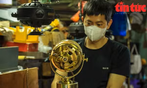 Khôi phục quạt cổ – Nghề giữ hồn thời gian giữa lòng Hà Nội