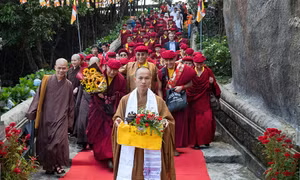 Đức Pháp Vương Gyalwang Drukpa tham quan Bà Nà Hills