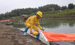 Tiếp tục xử lý môi trường tại nhà máy nước sạch sông Đà sau sự cố ô nhiễm dầu