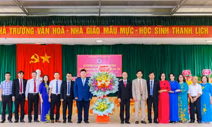 Những người học trò luôn 'nặng lòng' biết ơn thầy cô