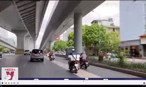 Những ‘mái che’ khổng lồ giúp người đi đường giải nhiệt vì nắng nóng